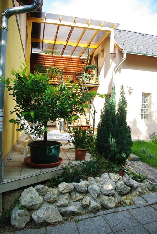 Vági Apartment Sarvar Exterior foto