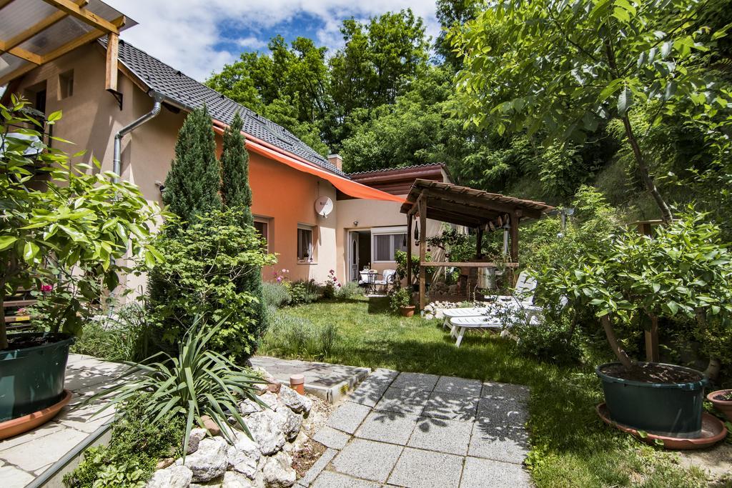 Vági Apartment Sarvar Exterior foto