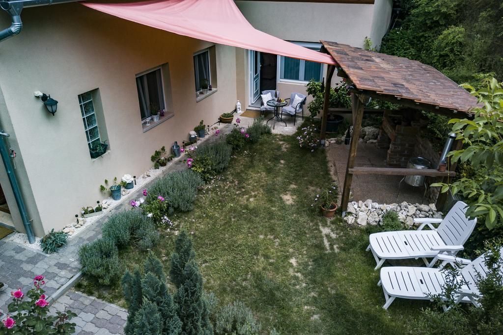 Vági Apartment Sarvar Exterior foto